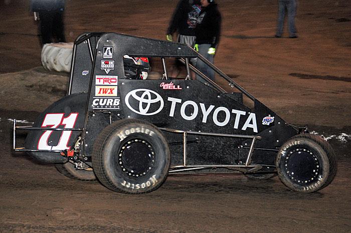 Bell Set to Defend Belleville Midget Nationals Title after 17th Win of the Year!