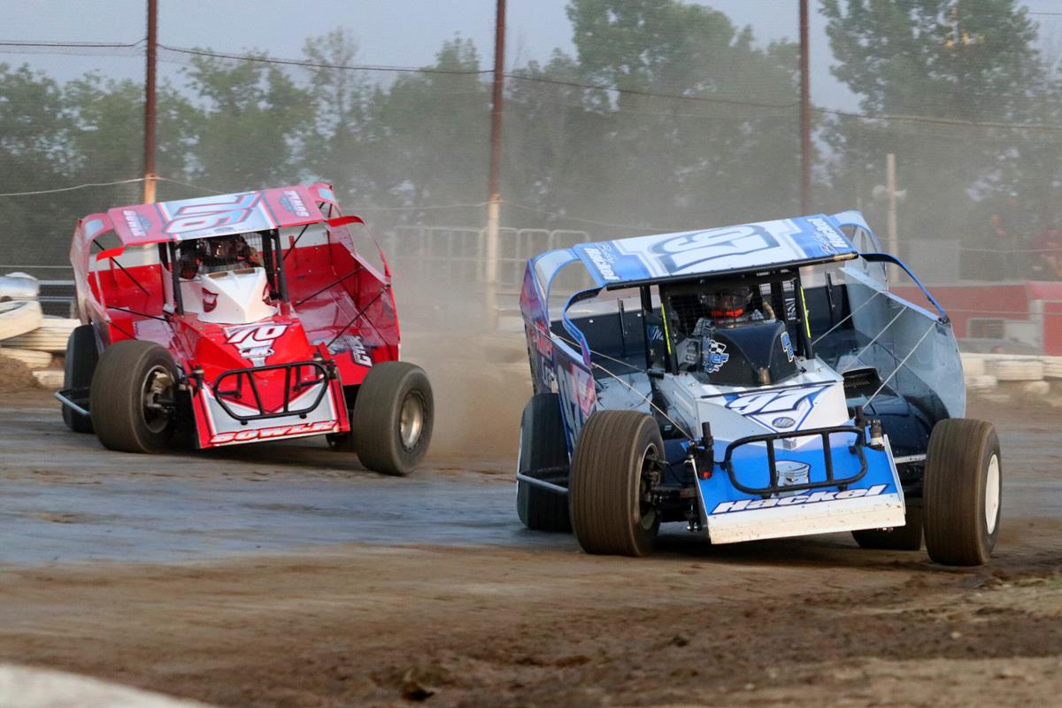 BENJAMIN MOORE PAINTS PRESENTS “CHAMPIONSHIP NIGHT� AT THE FONDA SPEEDWAY THIS SATURDAY, AUGUST 12