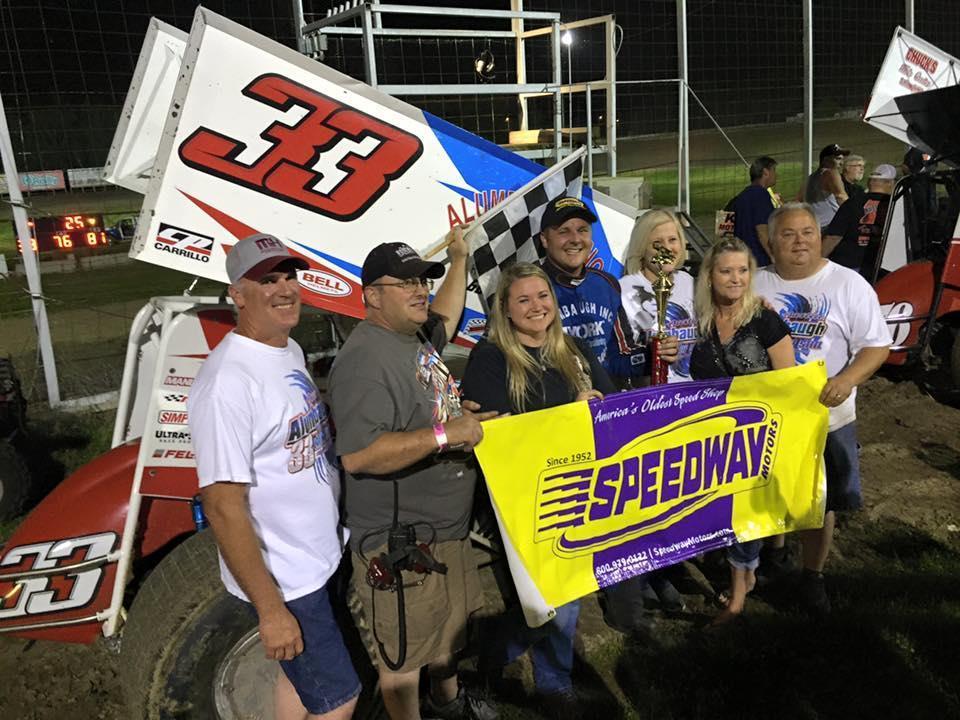 Alumbaugh wins Budweiser Shootout