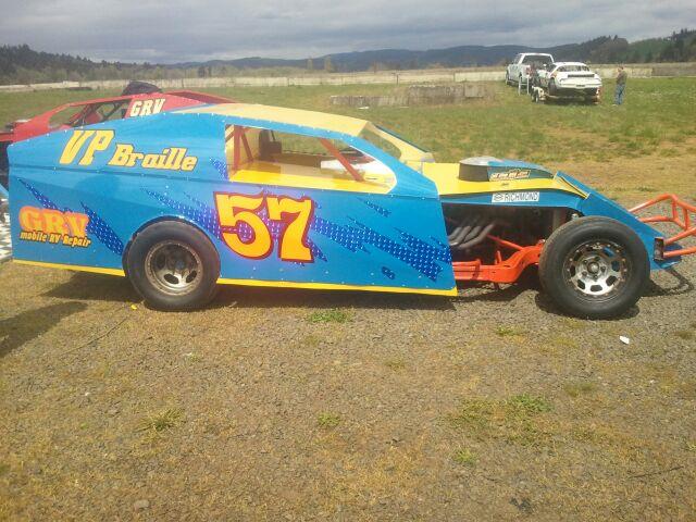 Kenny Miller Victorious In IMCA Modified Action