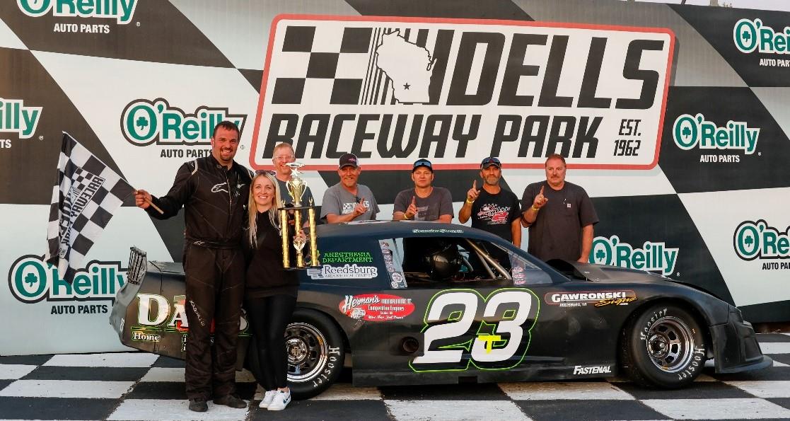 TRUTE WINS UMA SPORTSMAN IN BORROWED CAR