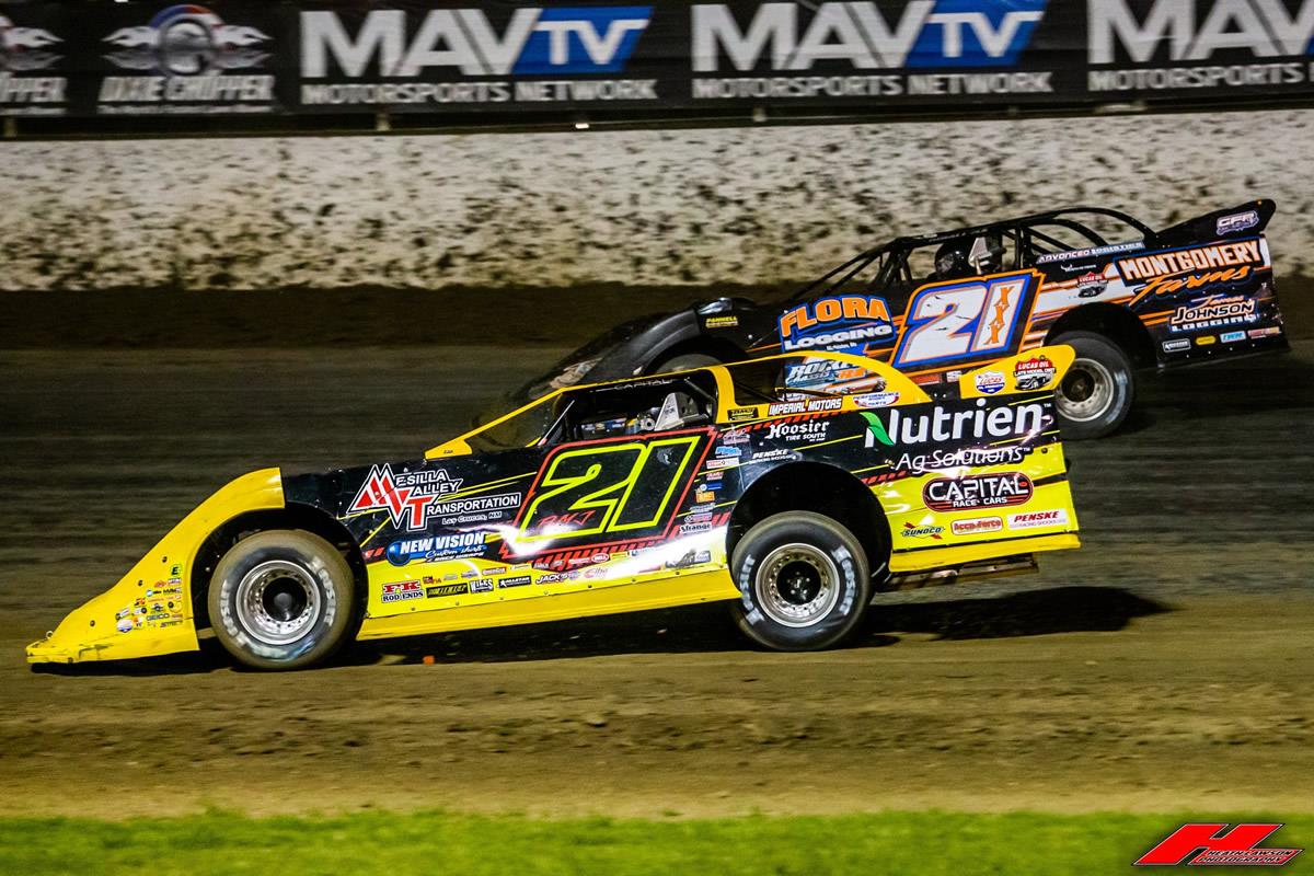 Moyer Jr. visits Magnolia for Clash at the Mag