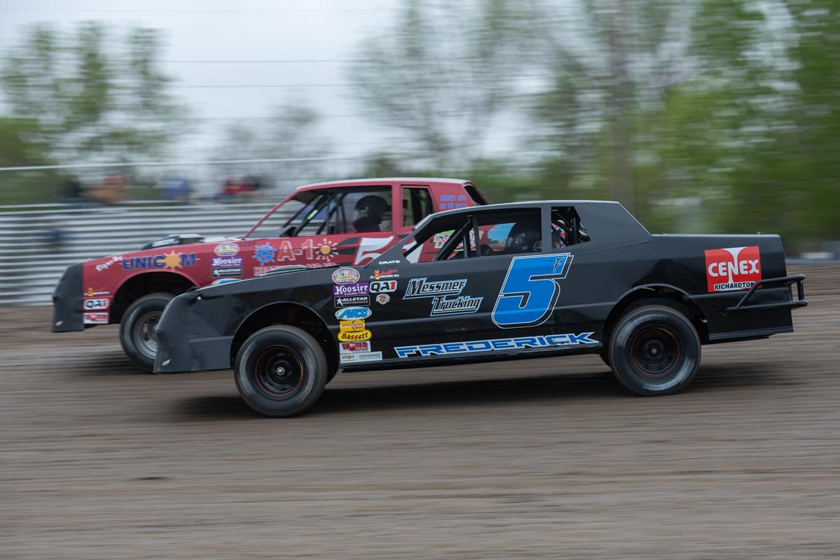 FREDERICK SURVIVES A SIZZLING 40 LAPS