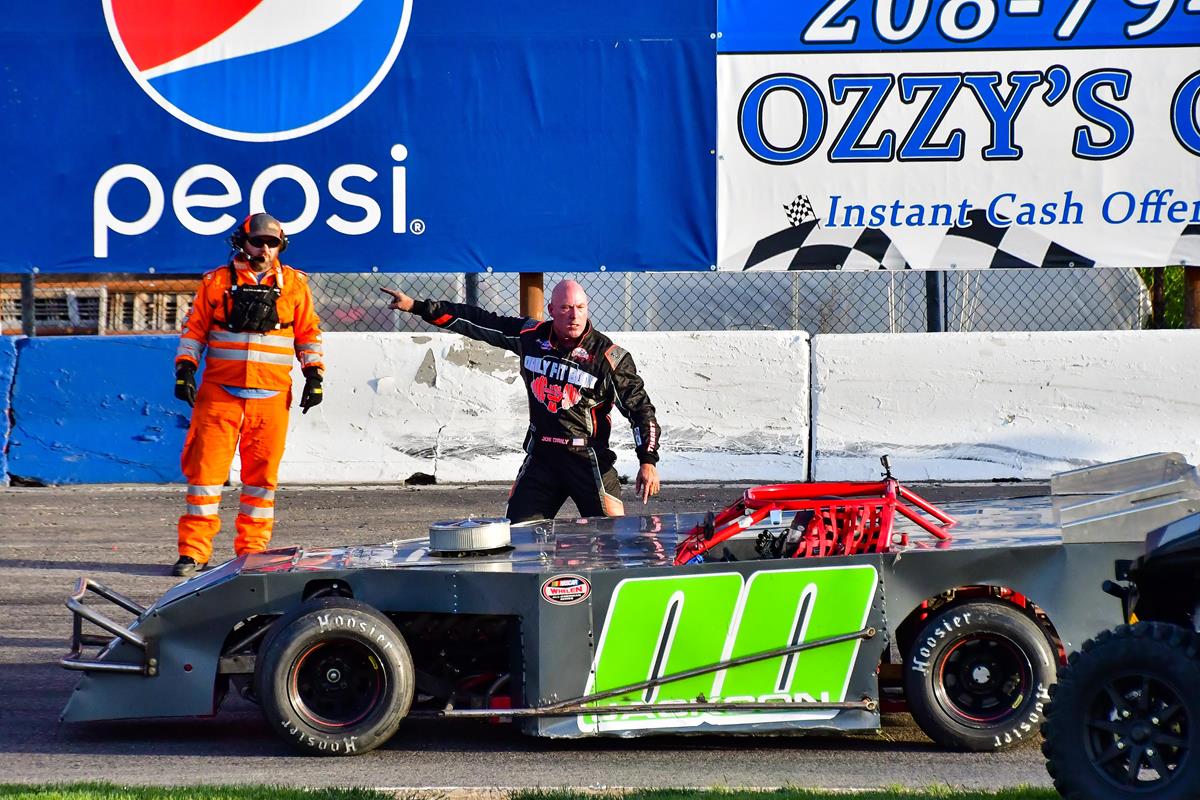 NASCAR Modifieds Rumble in the Concrete Jungle