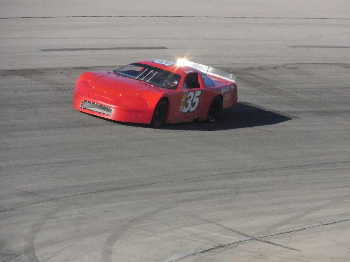 Holt Picks up Second Feature Win of 2018 Following a Rough 2017 Season
