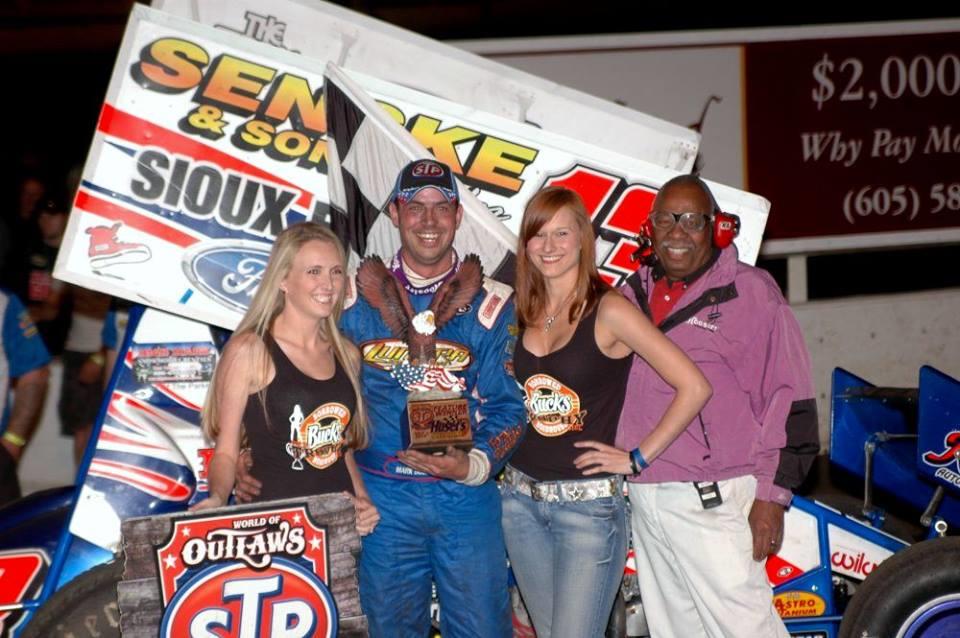 Dobmeier Dominates World of Outlaws!
