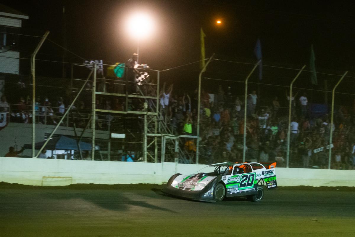 Owens Over Davenport in Portsmouth Independence 50