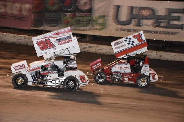CALIFORNIA LIGHTNING SPRINT CARS HEAD TO BAKERSFIELD SATURDAY!