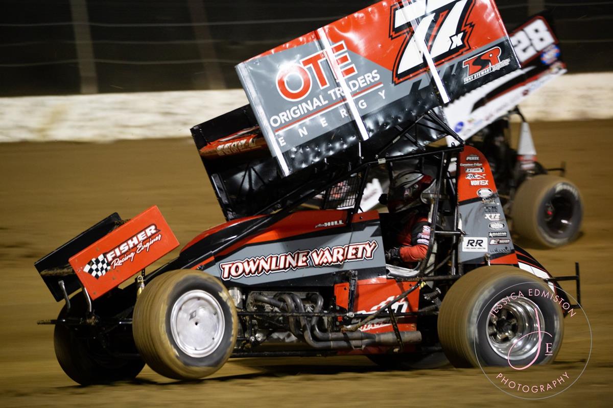 Hill Battles Challenges at Canadian Sprint Car Nationals