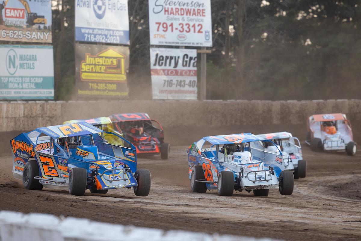 Tight points battles, local stars lead Super DIRTcar Series back to Ransomville Speedway