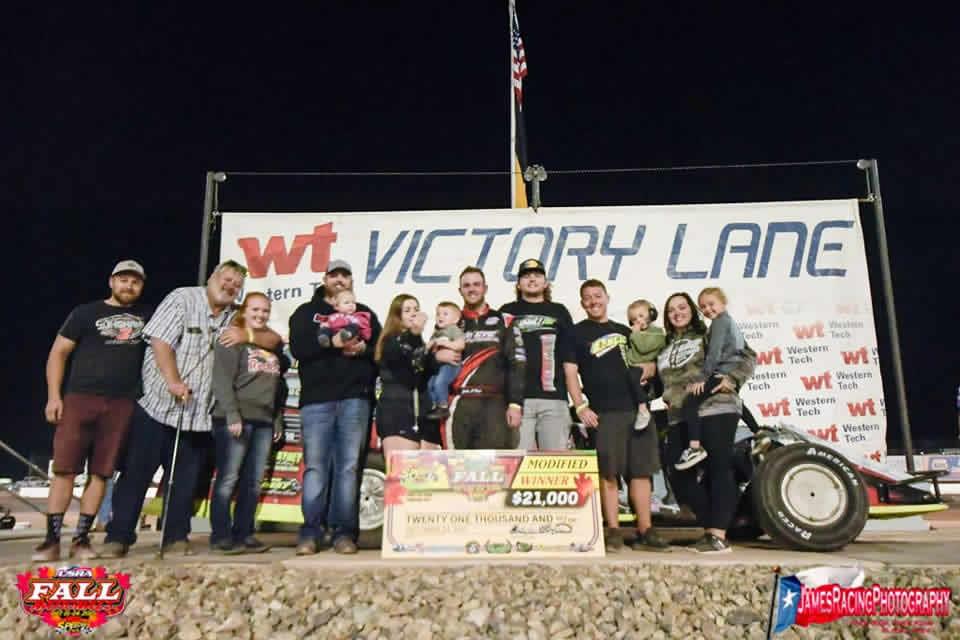 Jake O'Neil dominates Fall Nationals at Vado Speedway Park