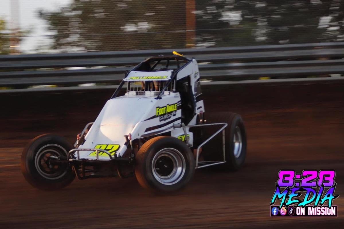 Jesse Glenz pilots Sprint Car at Thunder Hill Speedway