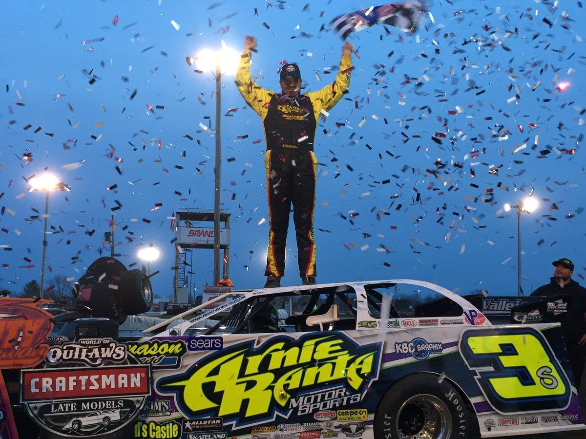 Shirley wins Illini 100