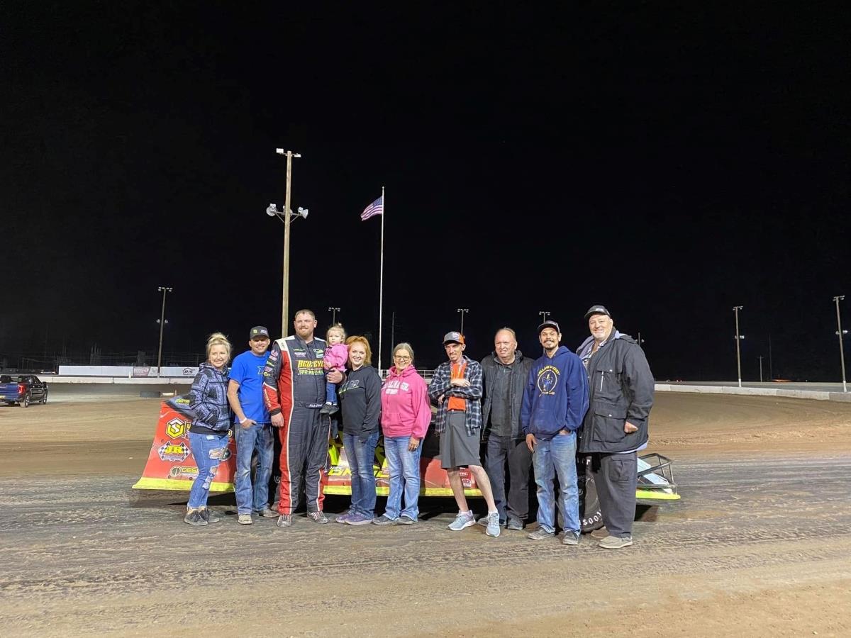 Nick O'Neil remains red hot, sweeps at Central Arizona Speedway
