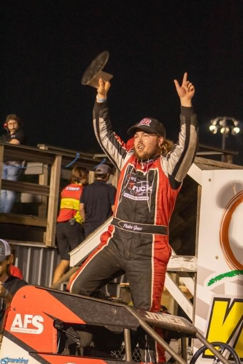Jones Sweeps AFS Badger Midgets at Angell Park Speedway