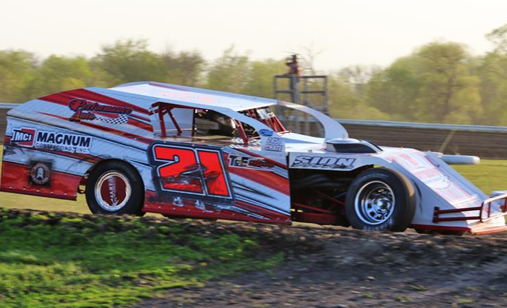 Malmlov Scores Thrilling Win at Norman County Raceway Opener