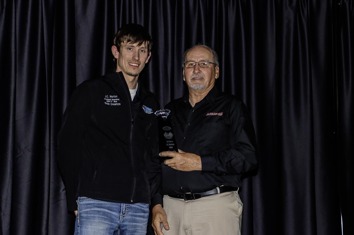 Lucas Oil Speedway Champions Spotlight: Morton's personal racing heroes offer double inspiration