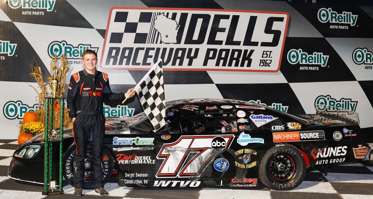 KAHLER WINS FALLOWEEN NIGHT CAP