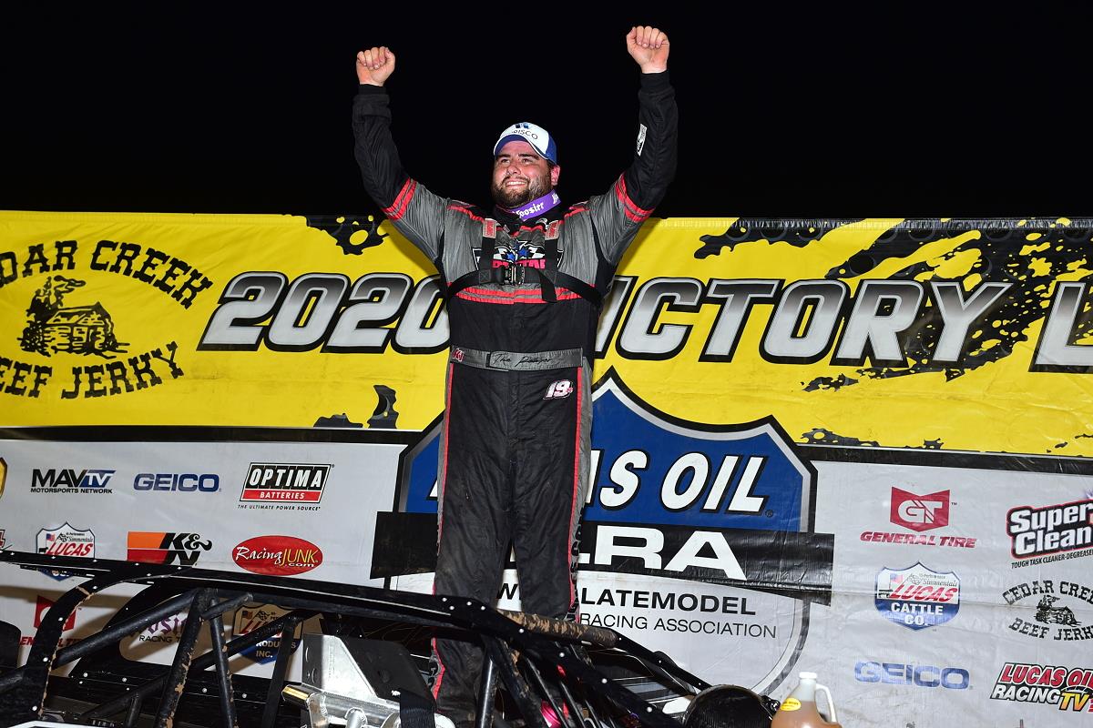 Gustin slides past Moyer for victory at Lucas Oil Speedway