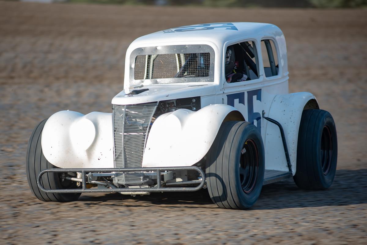 Racing Veteran Returns to Victory Lane at Dacotah Speedway