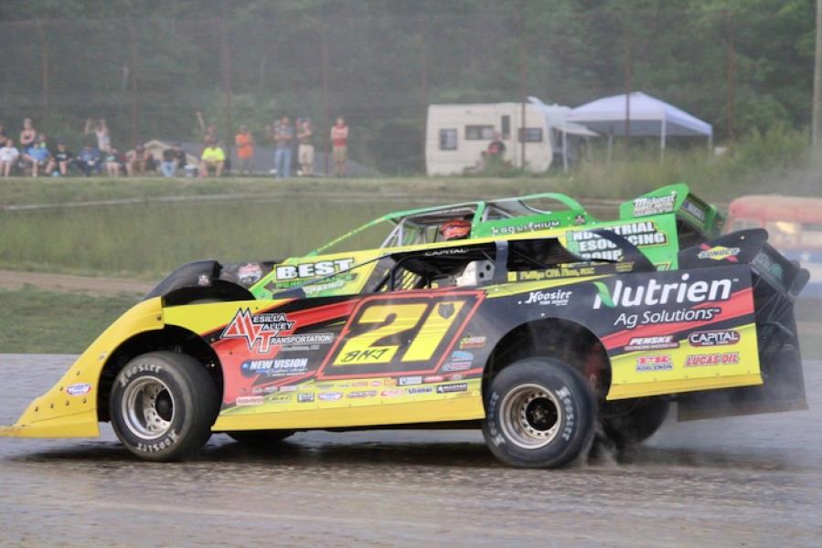 Moyer Jr. records a trio of Top-10 finishes