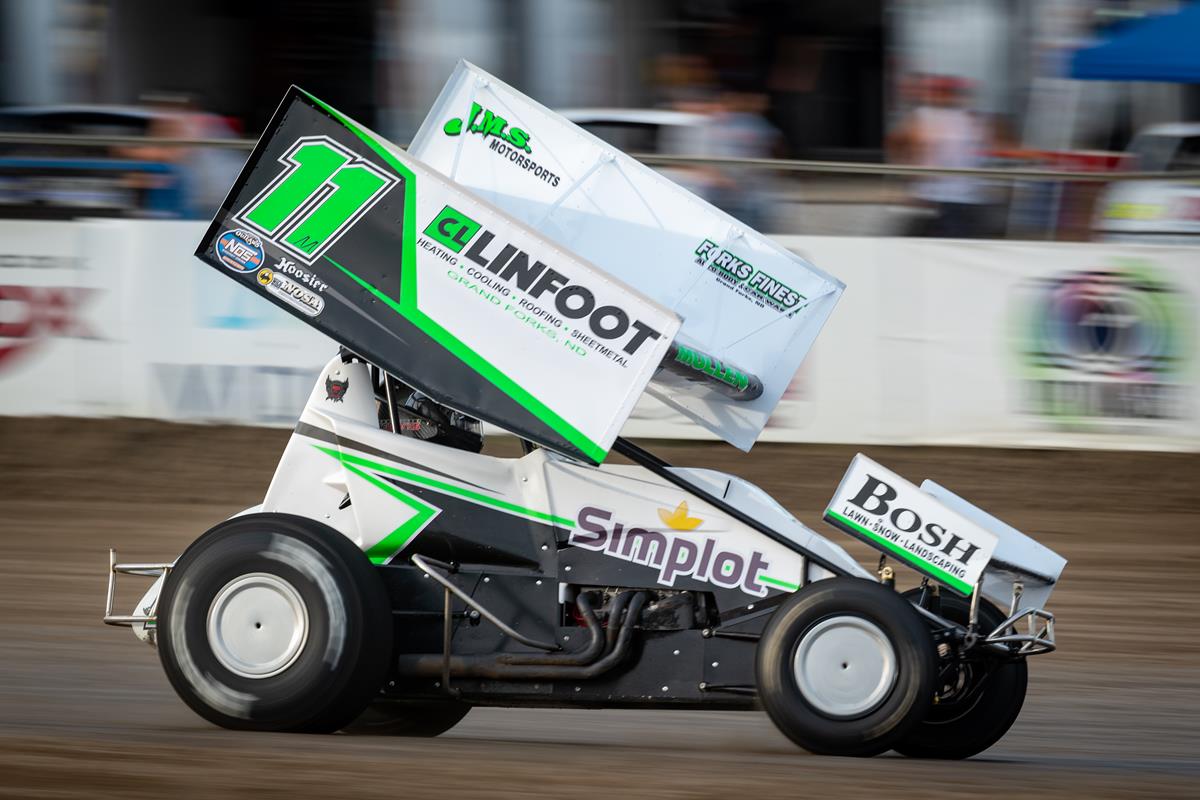MULLEN VICTORIOUS IN MANDAN