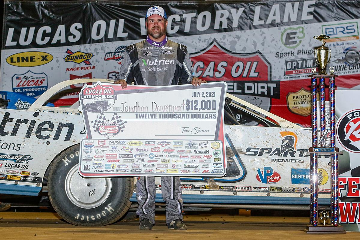Davenport Rolls to Third Straight Lucas Oil Win