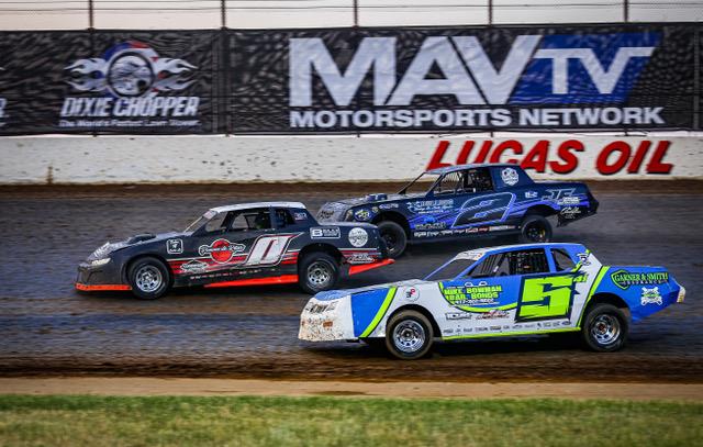 Midseason Championships at Lucas Oil Speedway on Saturday with USRA Stock Cars battle tight