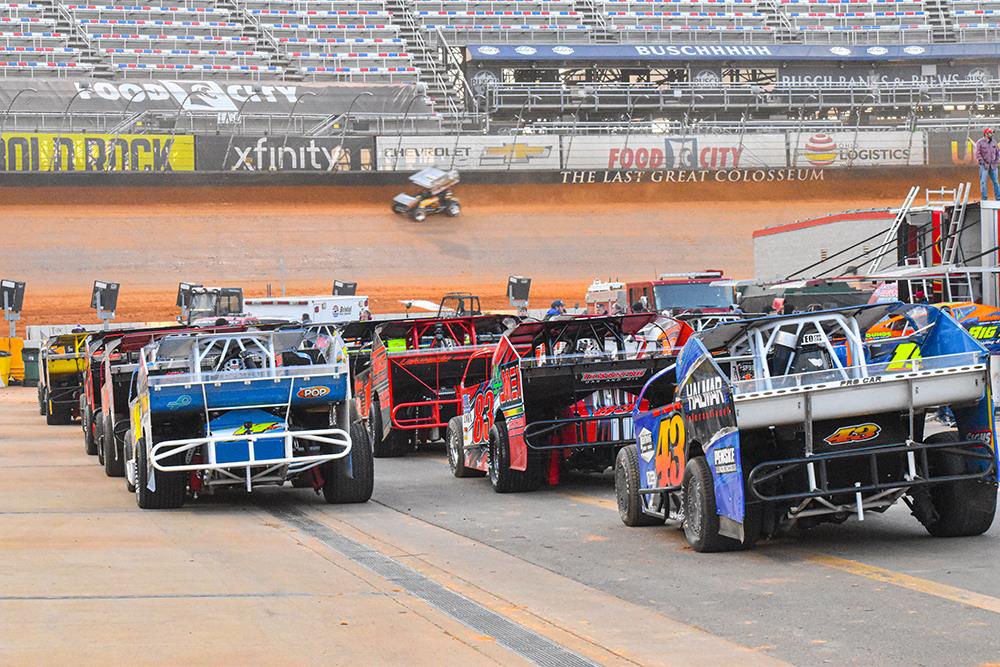 Super DIRTcar Series Drivers Hit Thunder Valley