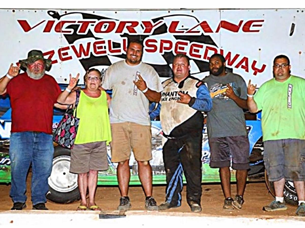 The Dirty White Boy Sweeps UCRA Action at The Taz