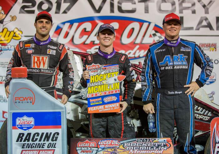 SEAVEY SHINES IN POWRI LUCAS OIL WAR SPRINT DEBUT