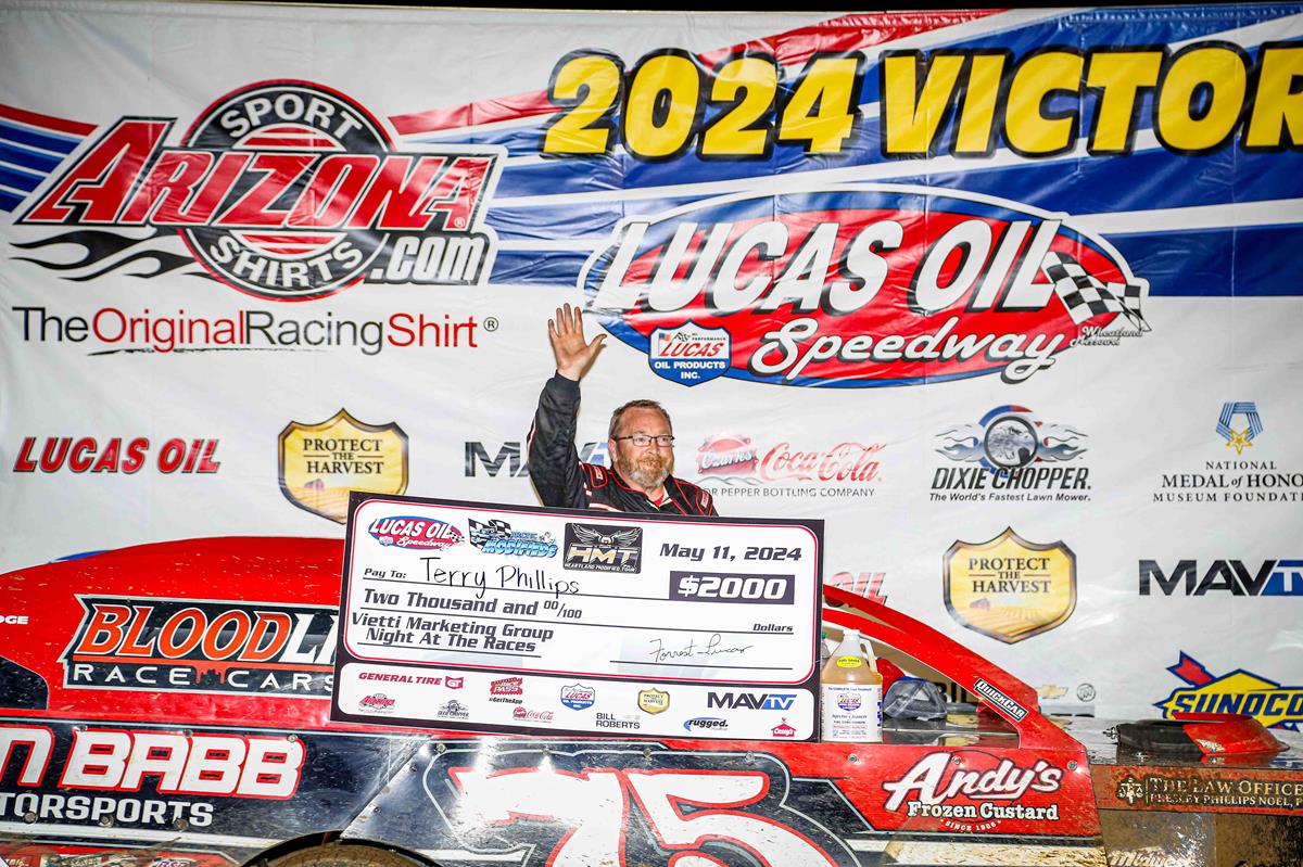 Phillips hangs on for USRA Heartland Modified Tour victory in Lucas Oil Speedway headliner