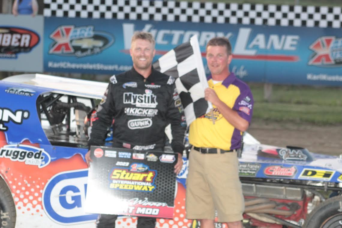Reimers Rallies for SIS Checkers