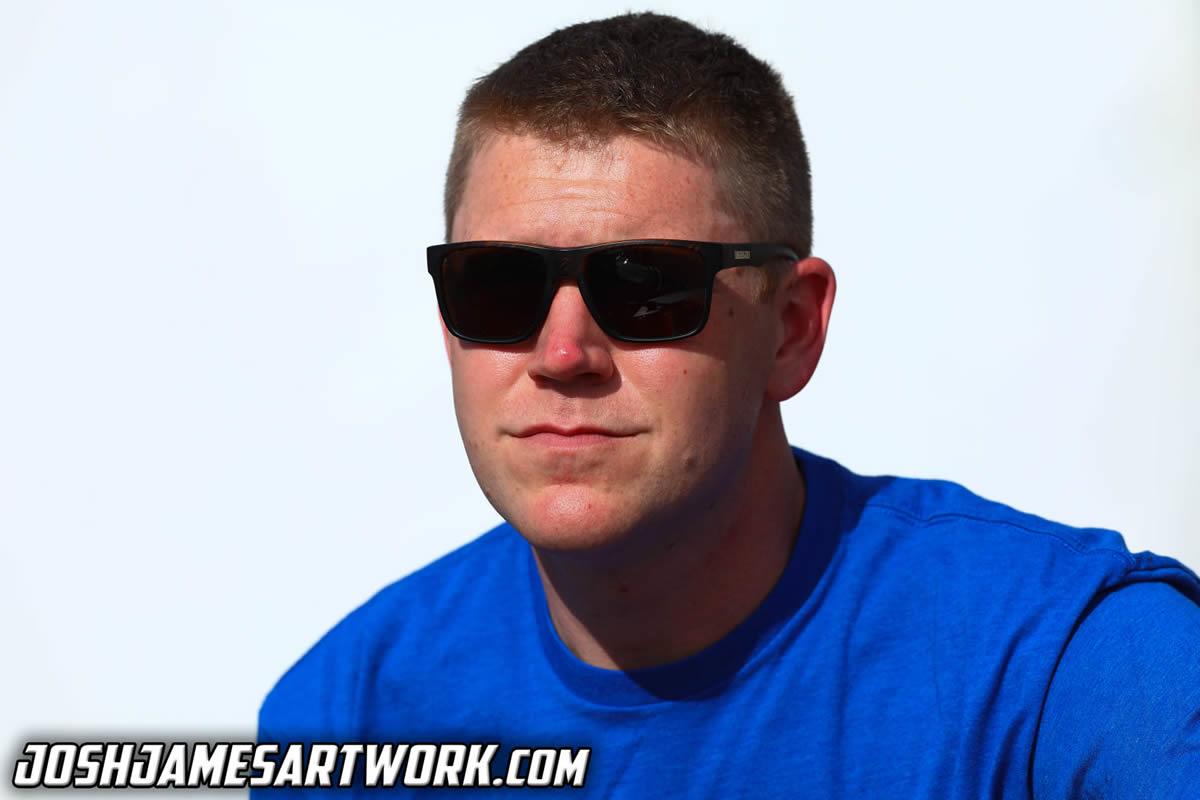 Robinson competes in World of Outlaws doubleheader
