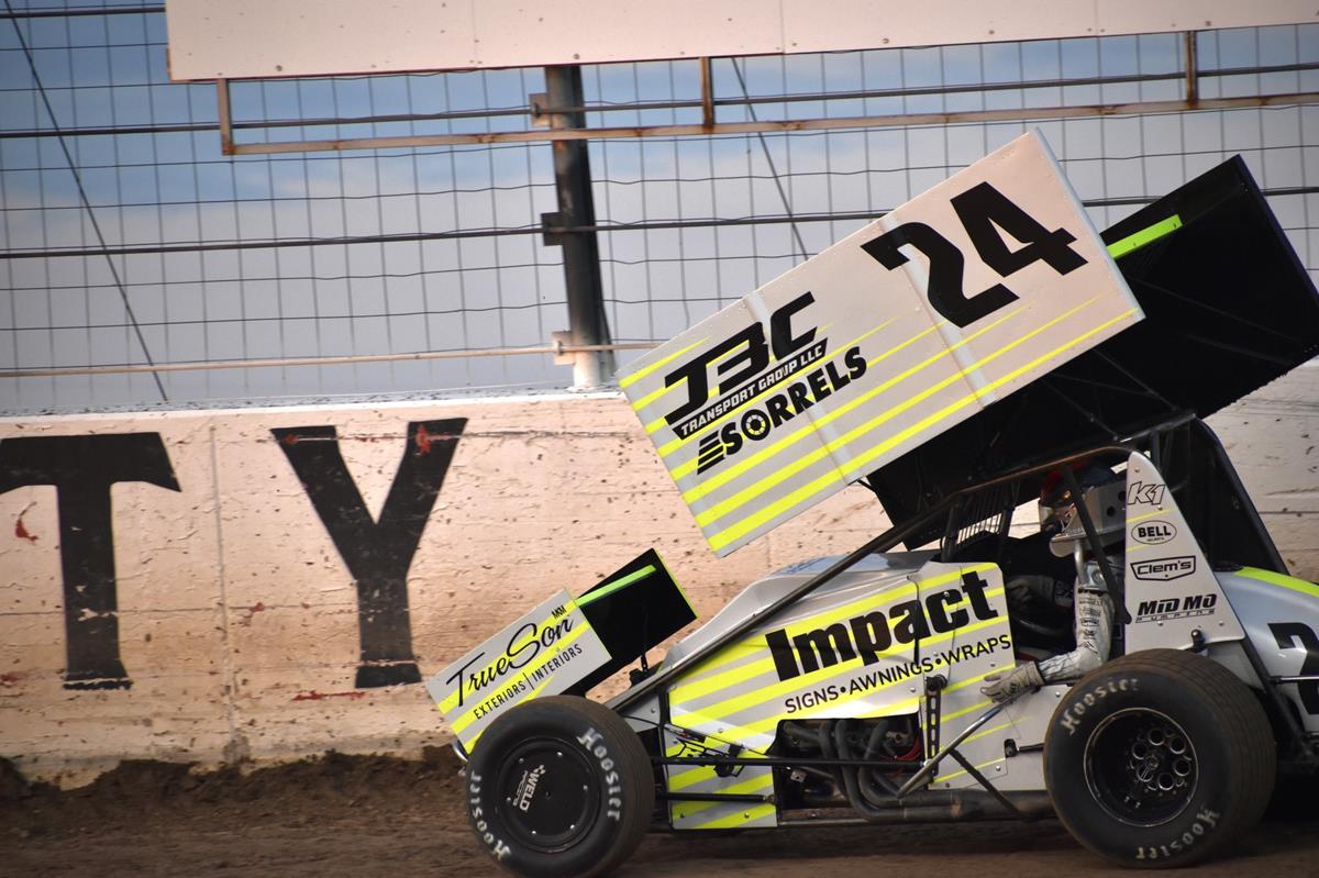 Williamson Makes Dash During Debut Trip to World of Outlaws World Finals