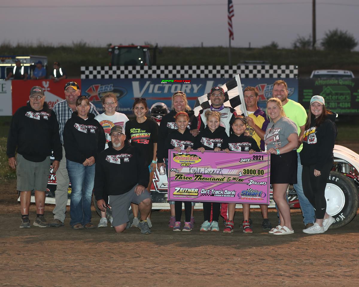 Kyle Berck Wins SLMR at SIS