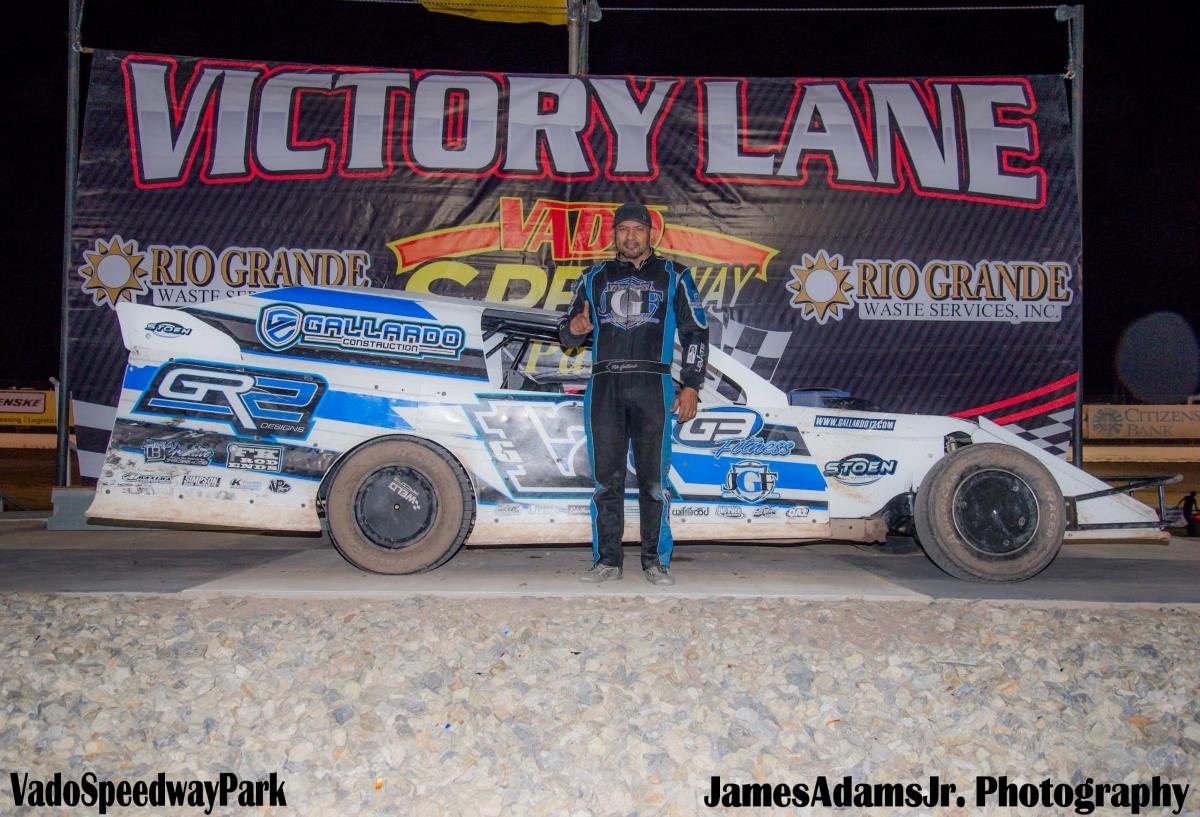 Fito Gallardo races to Modified victory at Vado