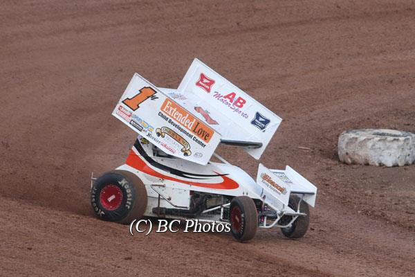 MOCK SEEKS THIRD STRAIGHT BEAVER DAM VICTORY IN BUMPER TO BUMPER IRA OUTLAW SPRINTS ACTION THIS SATURDAY NIGHT