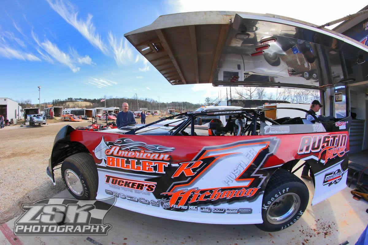 Hickman Lands Top Five Finsih in SAS Finale