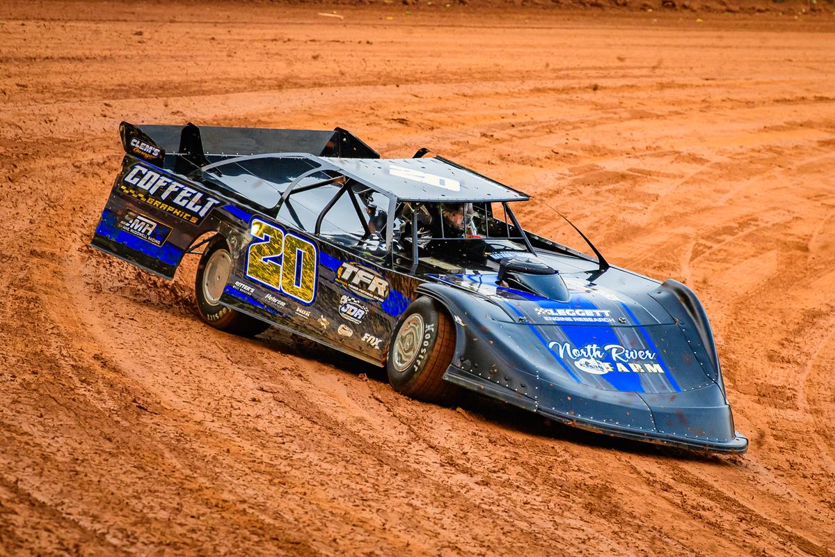 Feathers 7th Sunday in Sagi Tribute After Tough Saturday at Winchester
