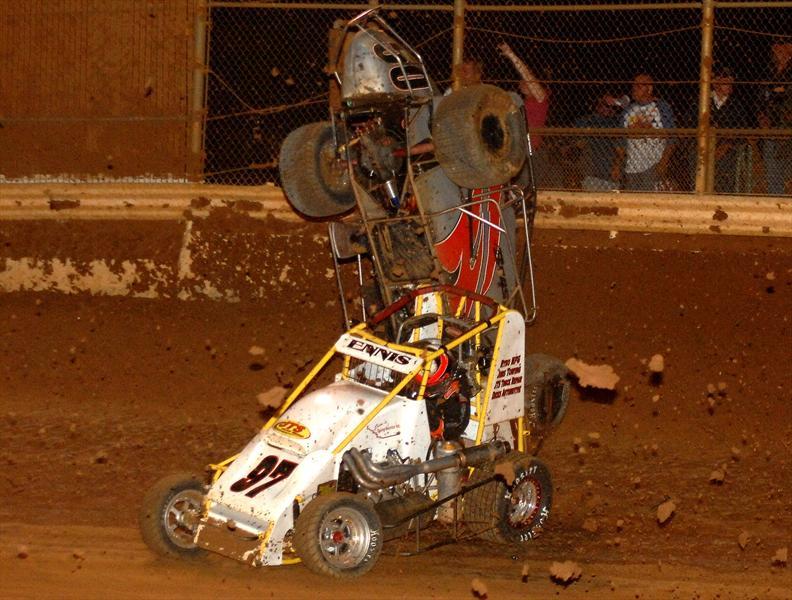 Former champion Billy Wallace wins wild night at Placervil