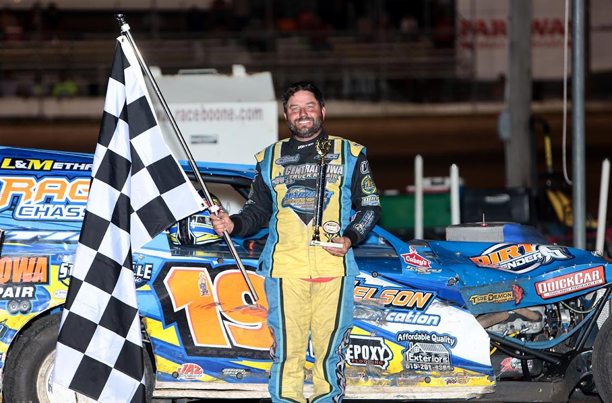 Gustin back in Victory Lane