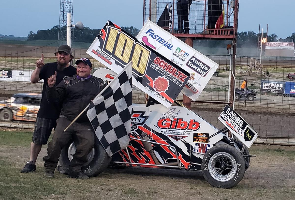 Jason Berg Earns First POWRi Minn-Kota Lightning Sprint Feature Victory