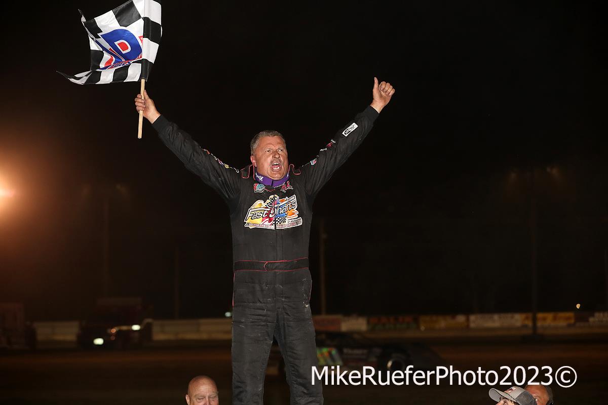 Aikey avenges DNF with Hoker Late Model triumph at Cresco