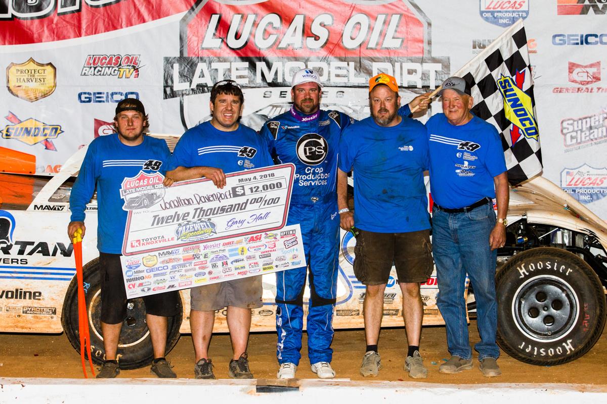 Owens’ Misfortune Spells Victory for Davenport