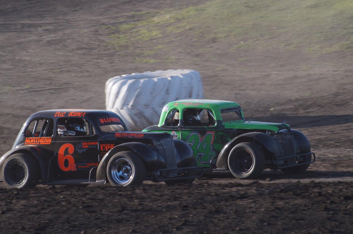 Badgers, Blumer and Jones, Are 1-2 vs Hawkeyes In Benton County INEX Go