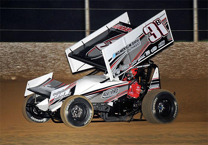 From Kansas to Iowa for Bell – Knoxville Nationals Rookie Pursuit Begins Tonight!