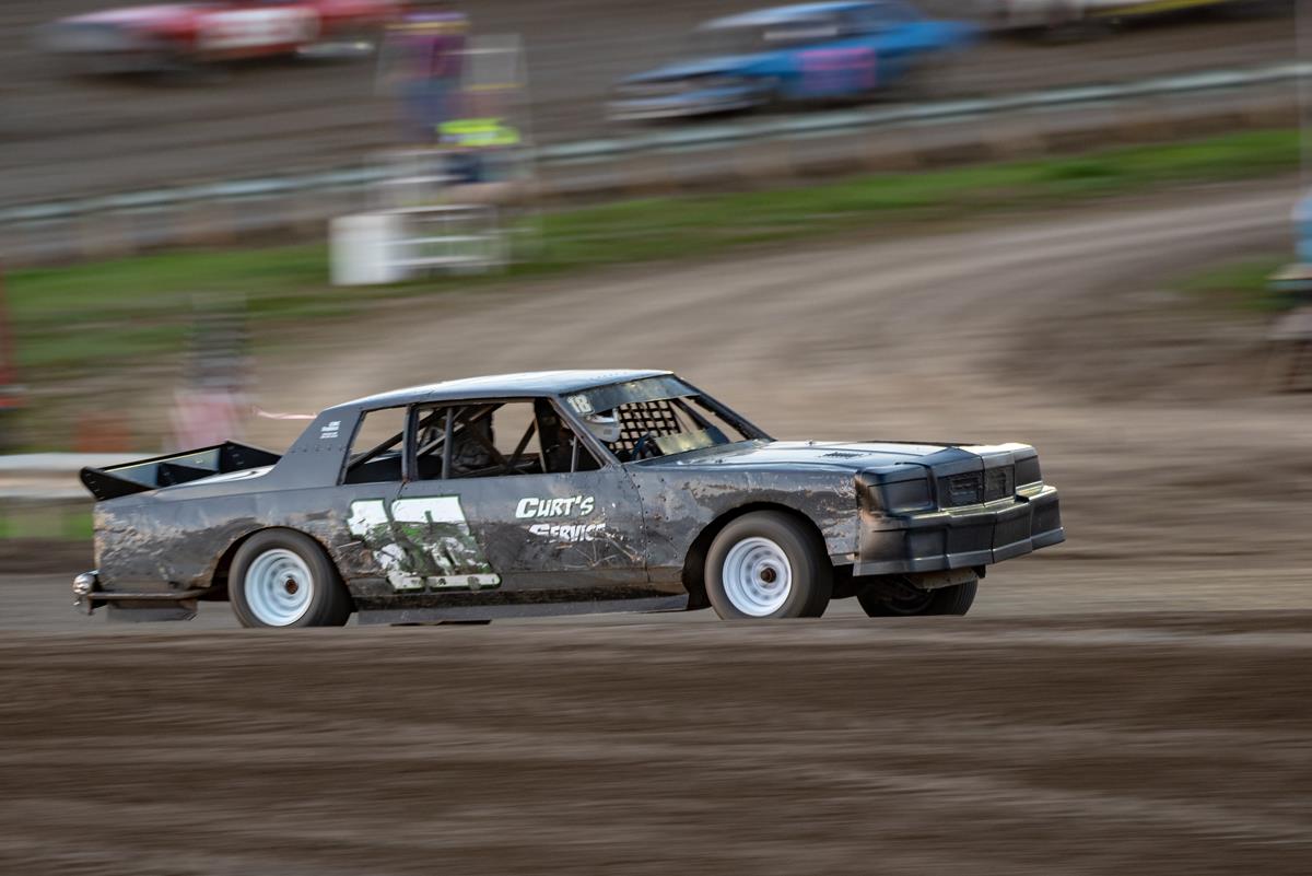 Michaelsohn Holds On for Dacotah Speedway Victory