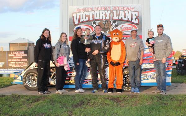 Tony Olson races to 50th Bullring win