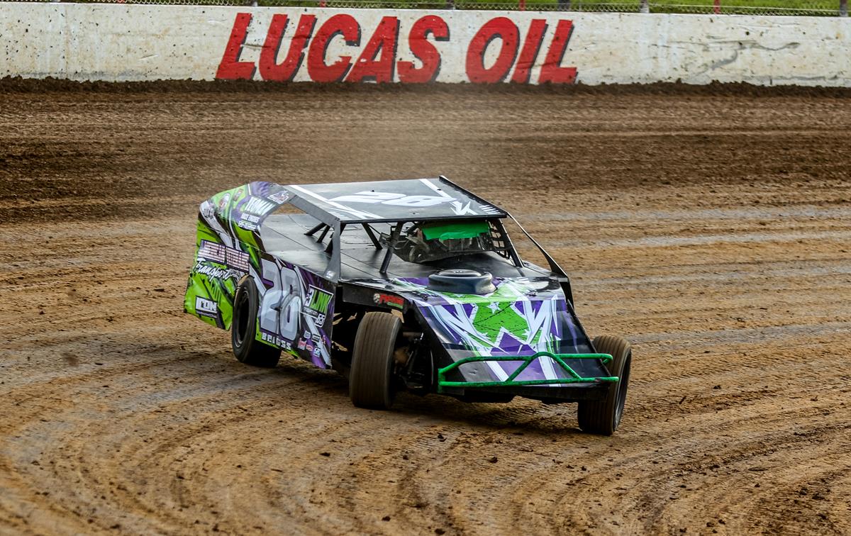 Lucas Oil Speedway Spotlight: Military vet Briggs races for fun, camaraderie in competitive USRA B-Mod division